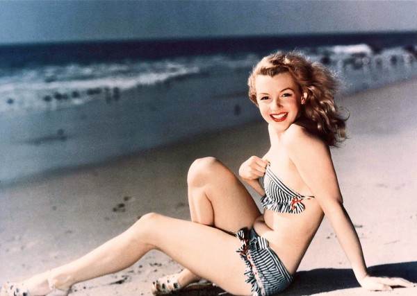 38 Rare Color Photos of 'Smiling' Marilyn Monroe that You May Have Never Seen Before (2)