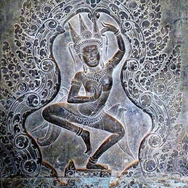Angkor Wat stone carving dancing woman