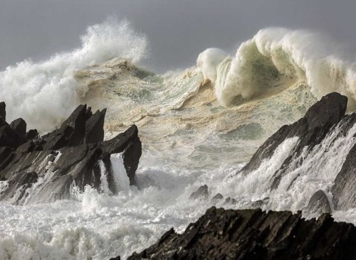 giant waves
