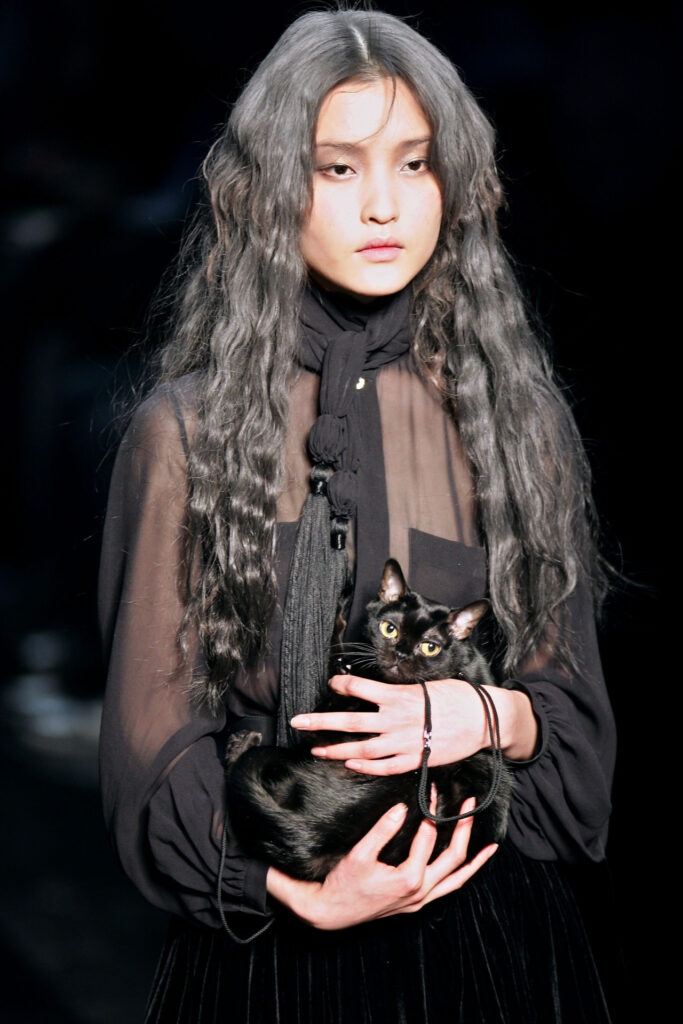 model with cat